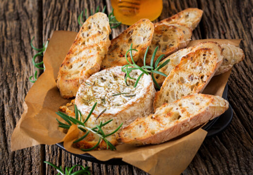 Spicy Garlic Bread Recipes for Snack Lovers