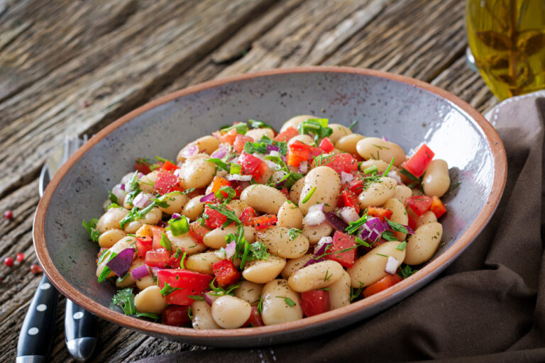 Ful Medames: Egypt’s Traditional Bean Dish and Its Vegetarian Appeal