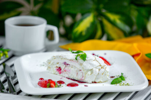 Malaiyo: Varanasi’s Seasonal Cloud-Like Milk Dessert